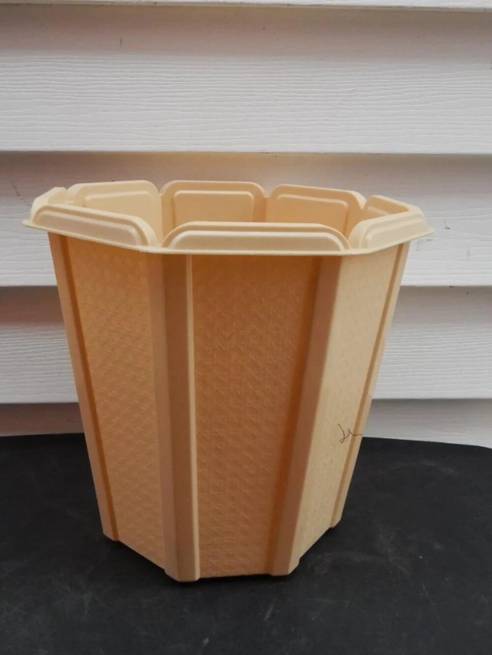 Vintage Rubbermaid Trash Can Waste Basket Bathroom